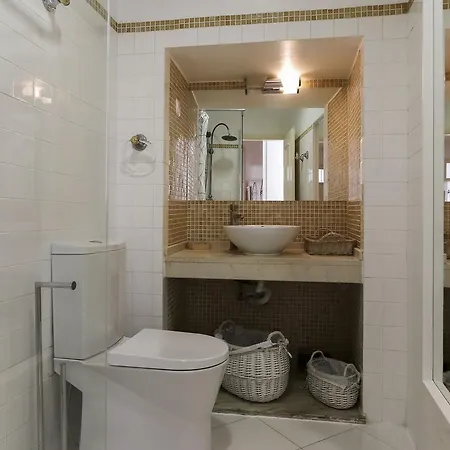 Alfama Typical By Homing *